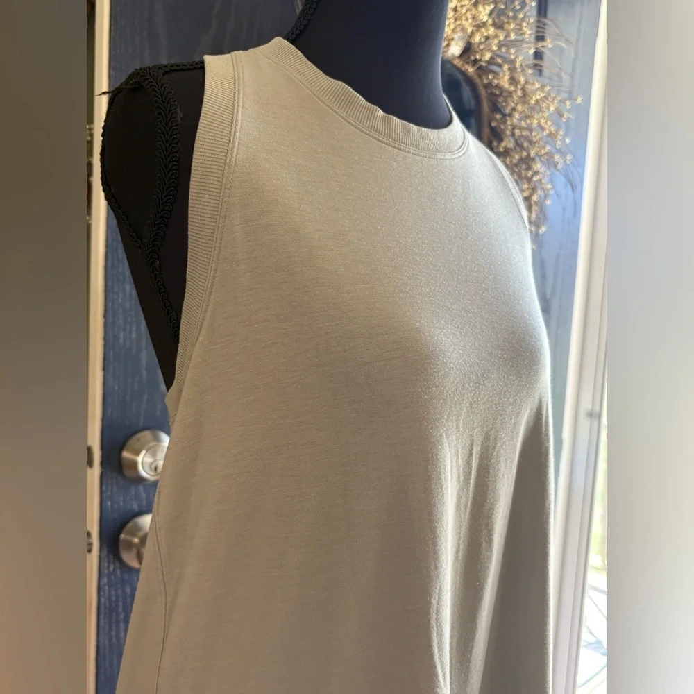 Athleta Tank Top size Small athletic wear comfortable fit